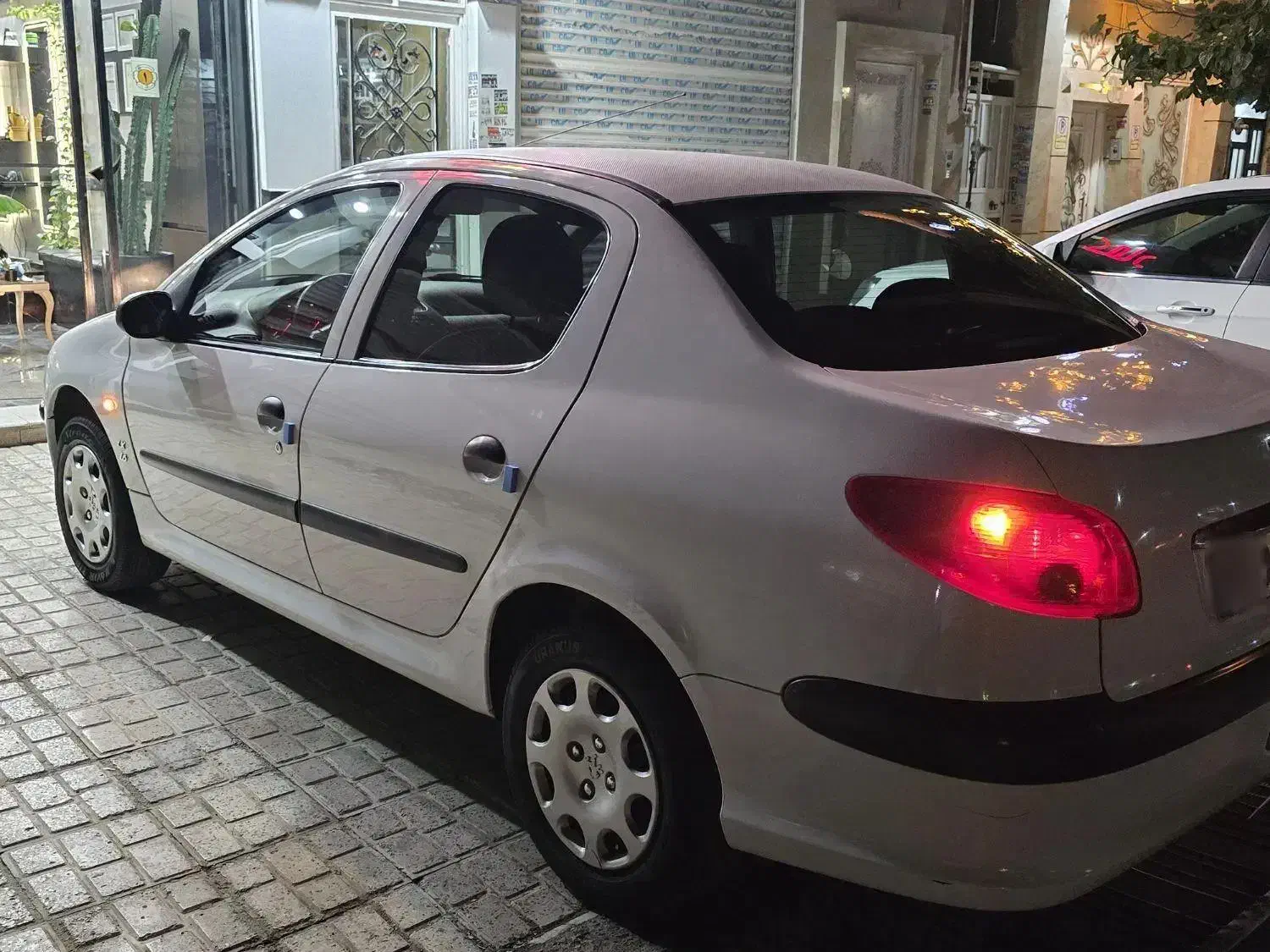 پژو ۲۰۶ صندوق دار v8 - 1400
