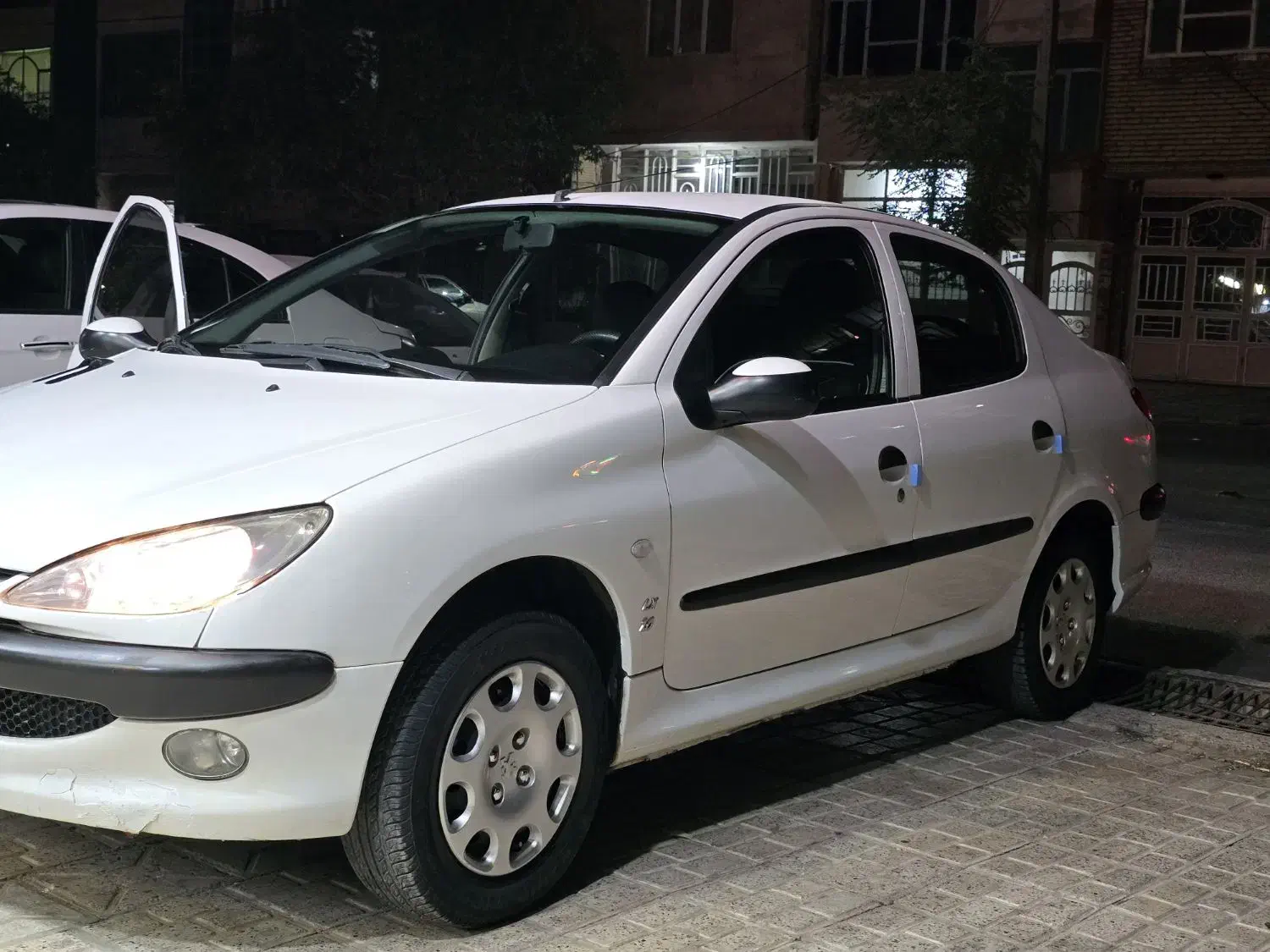 پژو ۲۰۶ صندوق دار v8 - 1400