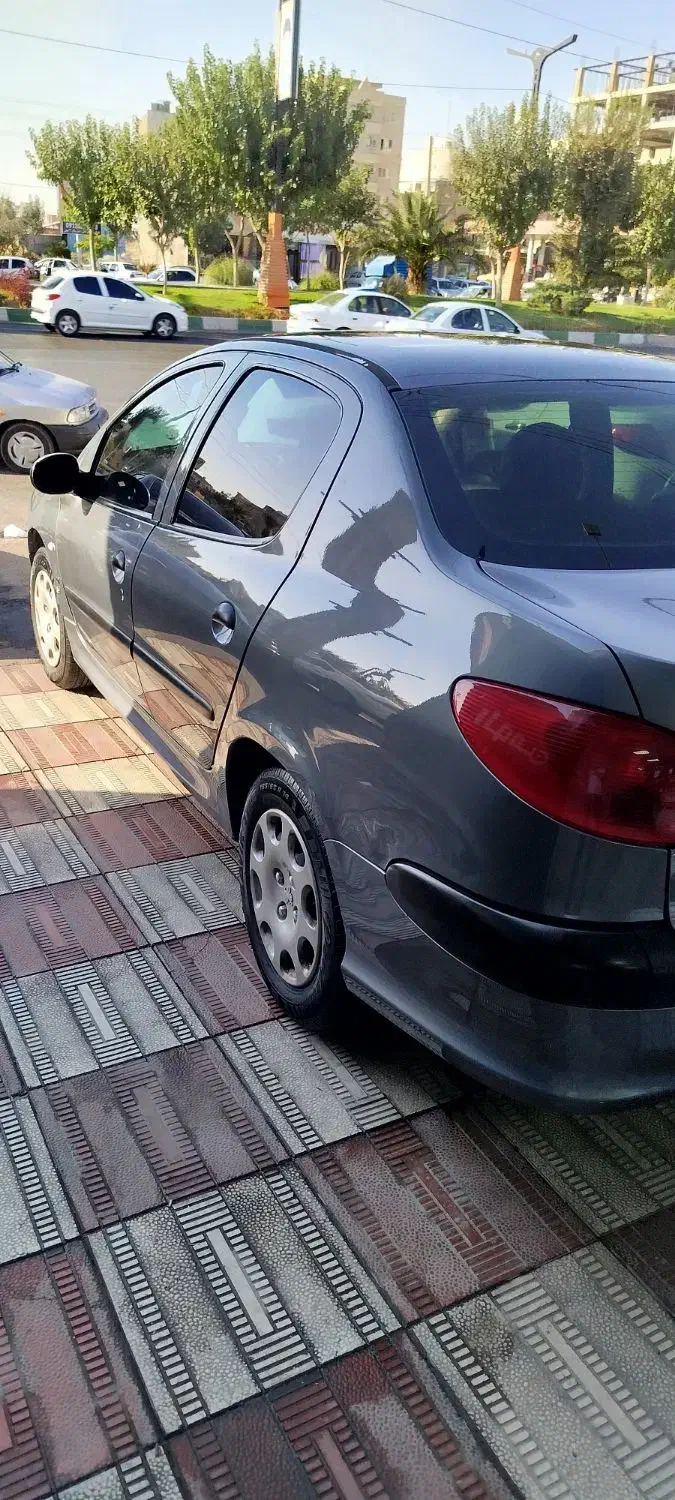 پژو ۲۰۶ صندوق دار v8 - 1397