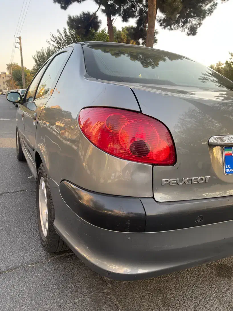 پژو ۲۰۶ صندوق دار v8 - 1395