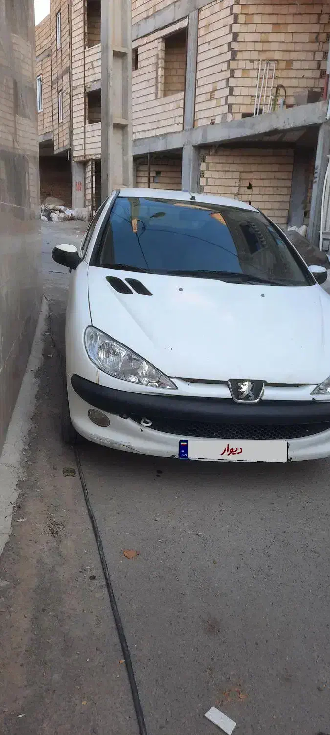 پژو ۲۰۶ صندوق دار v8 - 1393