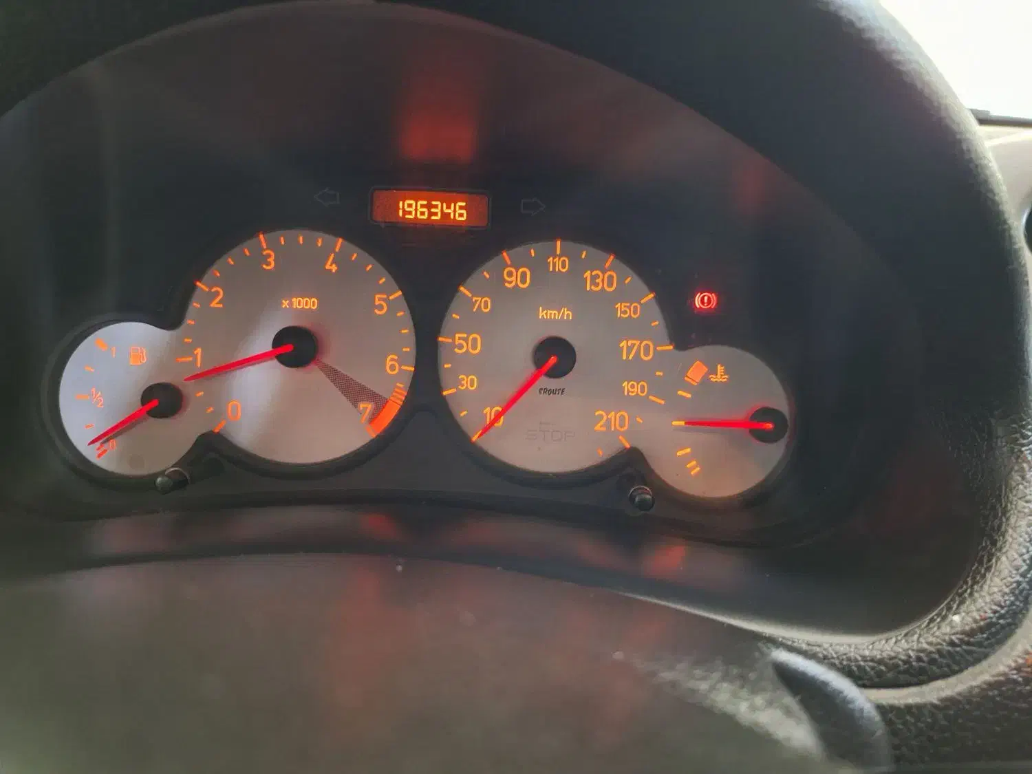 پژو ۲۰۶ صندوق دار v8 - 1391