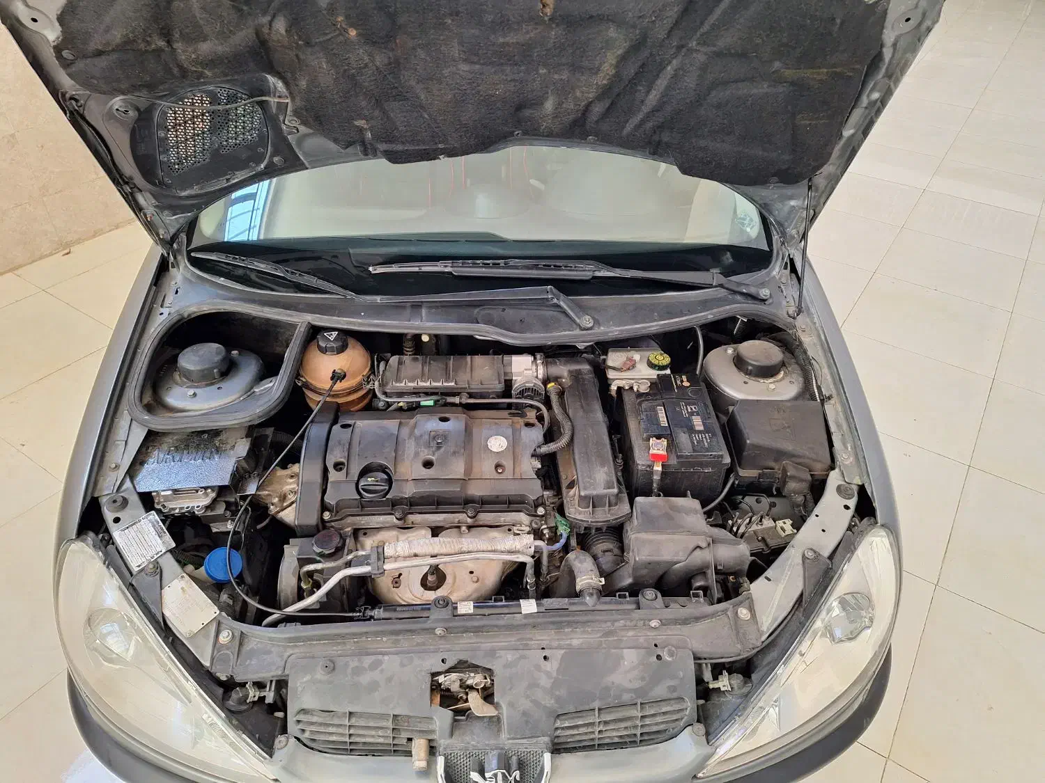پژو ۲۰۶ صندوق دار v8 - 1391