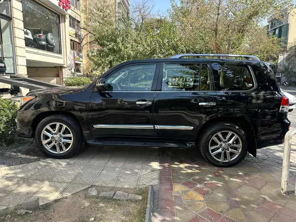 لکسوس LX 570 فول - 2013
