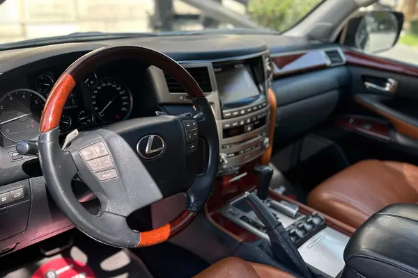 لکسوس LX 570 فول - 2013