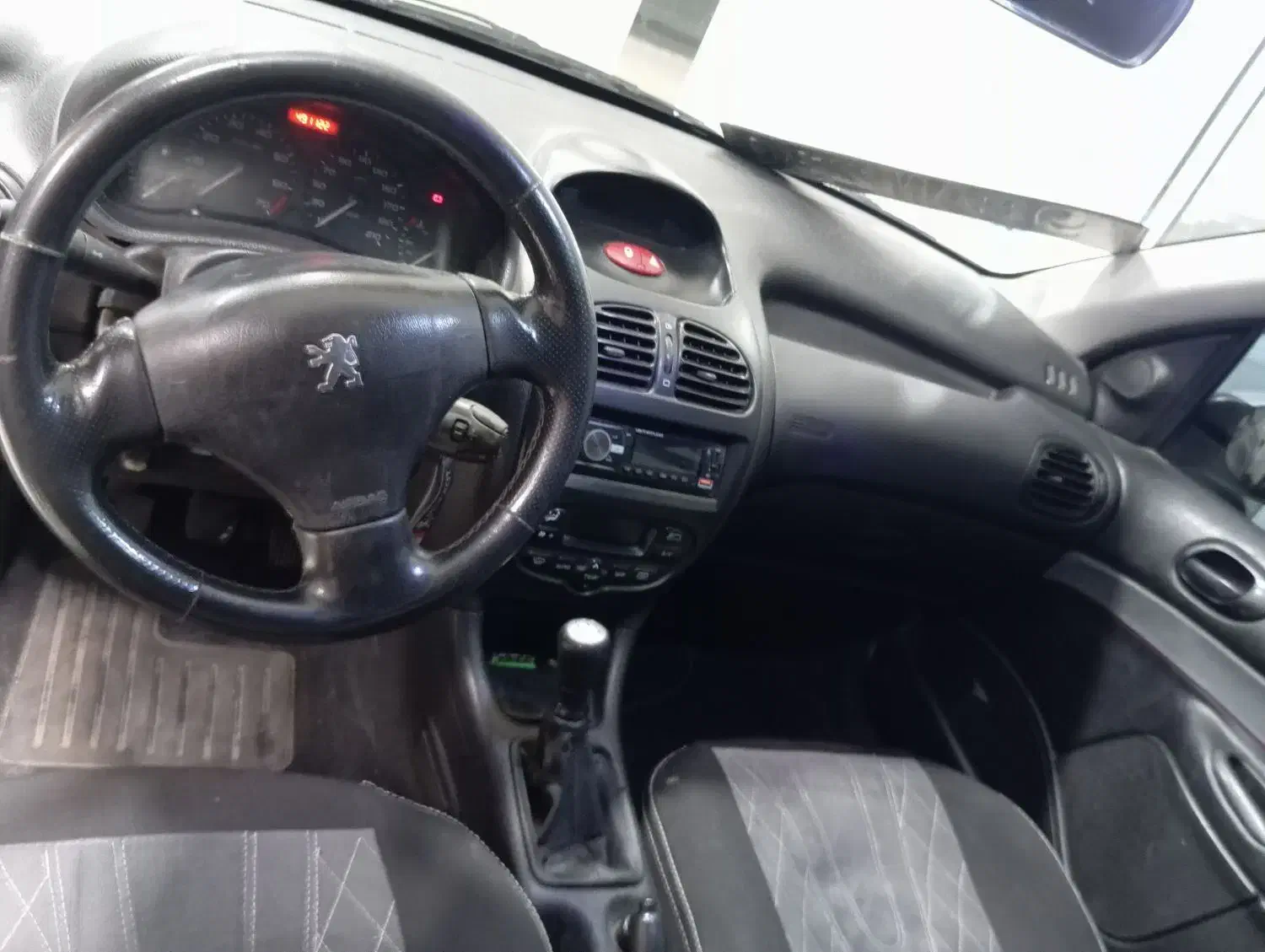 پژو ۲۰۶ صندوق دار v8 - 1385