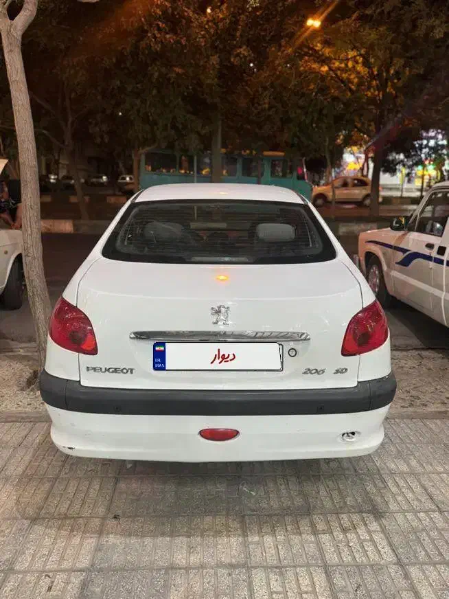 پژو ۲۰۶ صندوق دار v8 - 1395