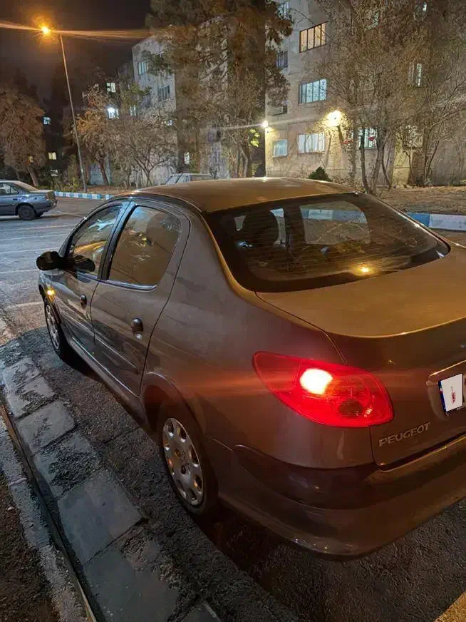 پژو ۲۰۶ صندوق دار v8 - 1388