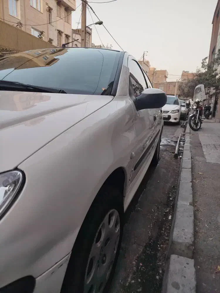 پژو ۲۰۶ صندوق دار v8 - 1396