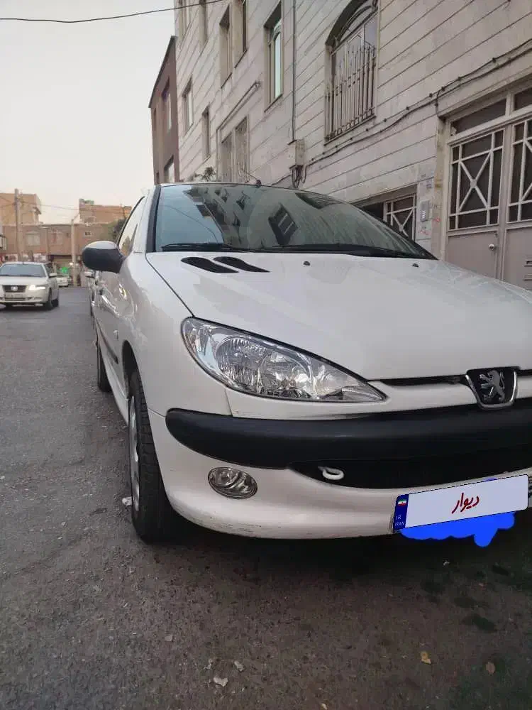 پژو ۲۰۶ صندوق دار v8 - 1396