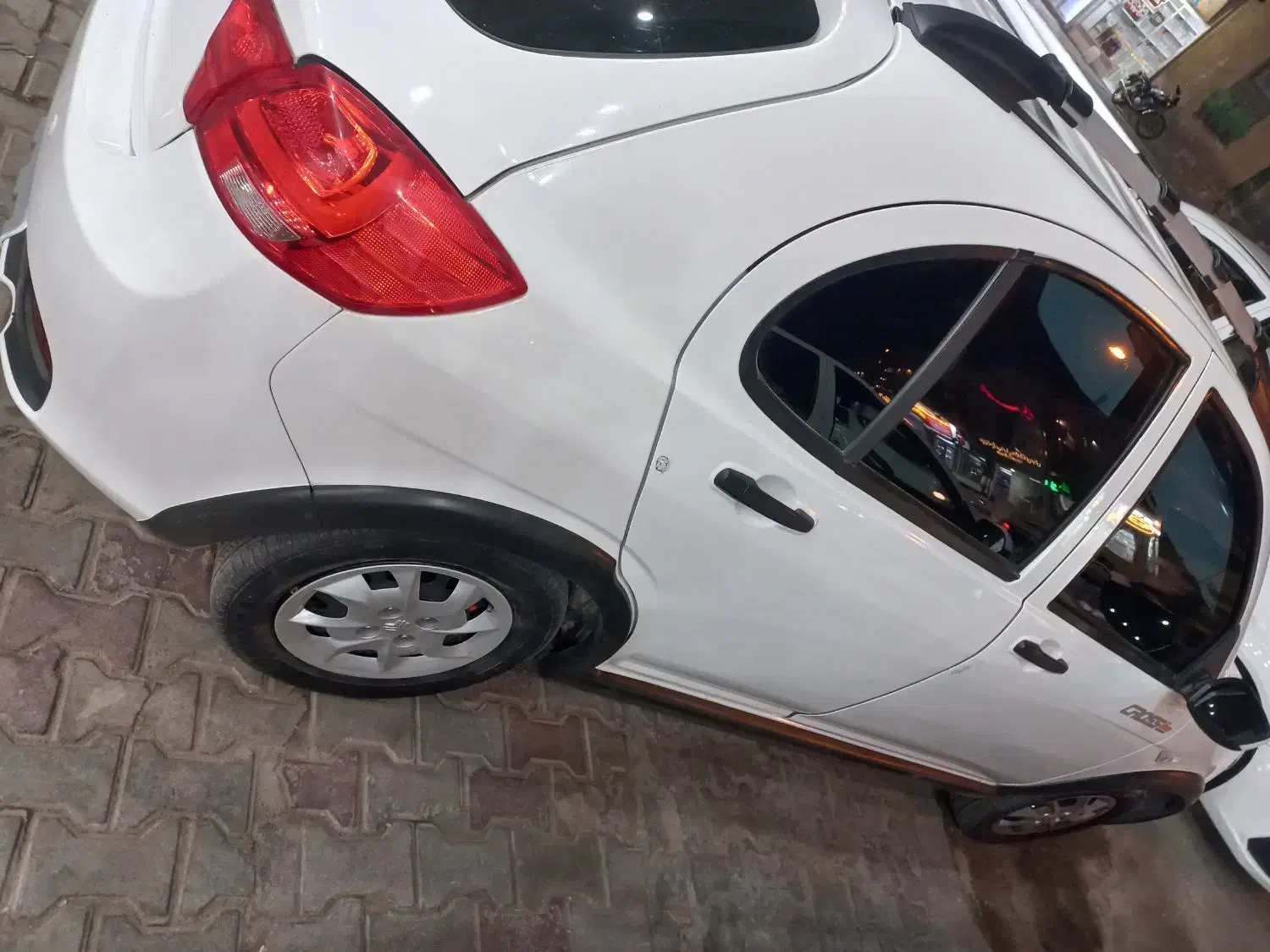 خودرو کوییک، معمولی آگهی ann_20798884