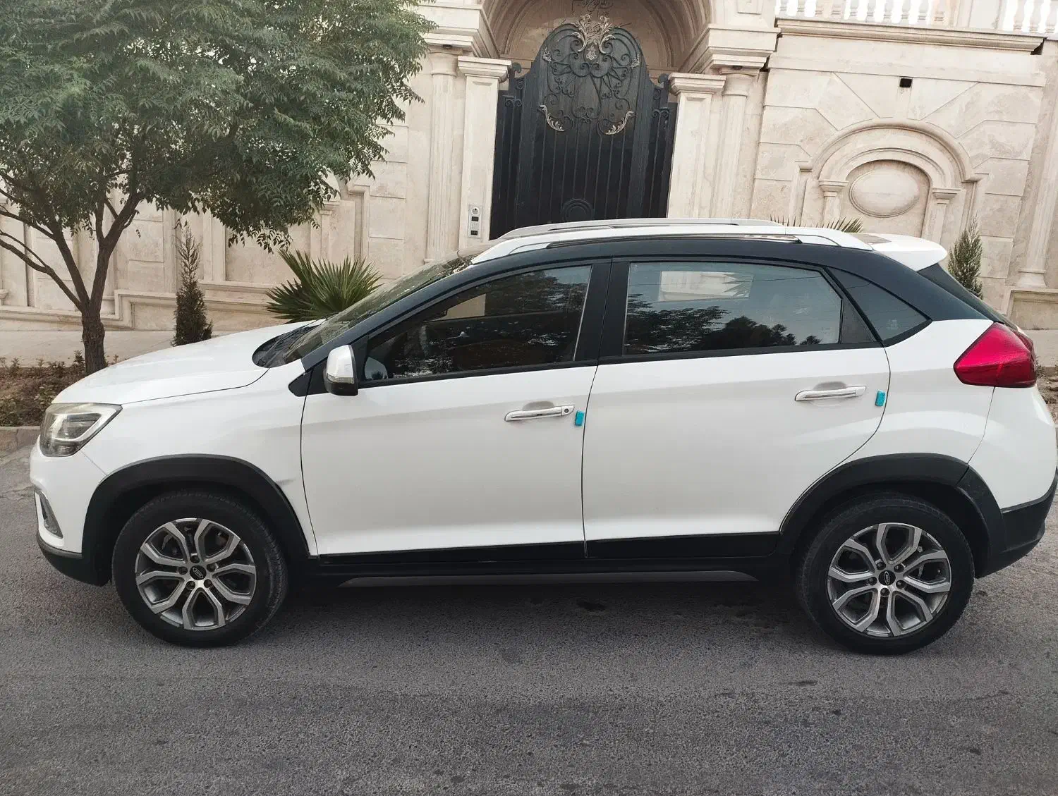 خودرو ام وی ام، X22 آگهی ann_20799497