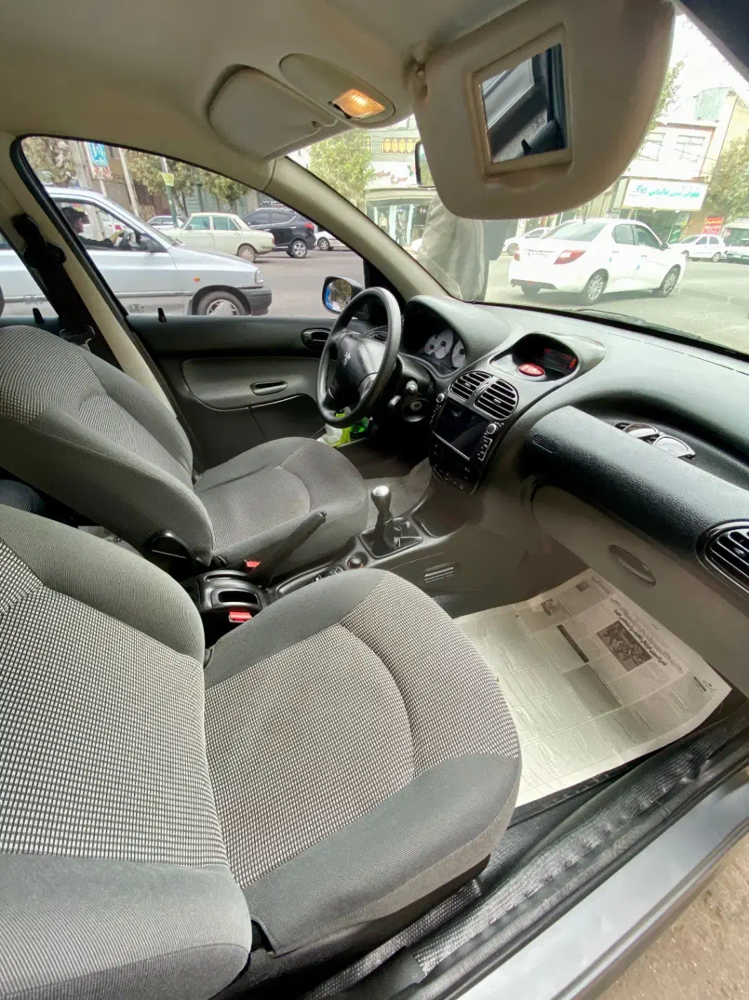 پژو ۲۰۶ صندوق دار v8 - 1398