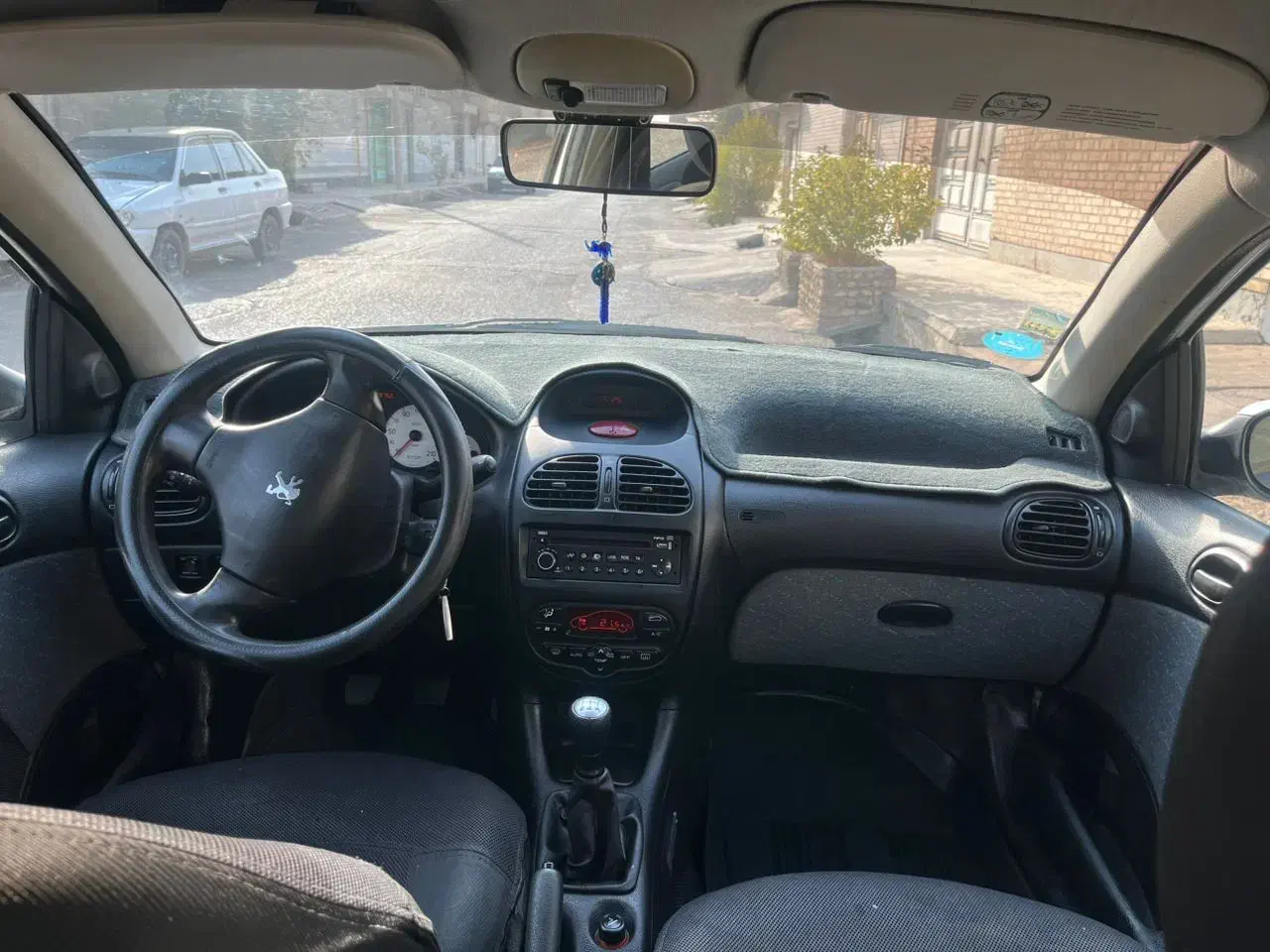 پژو ۲۰۶ صندوق دار v8 - 1390