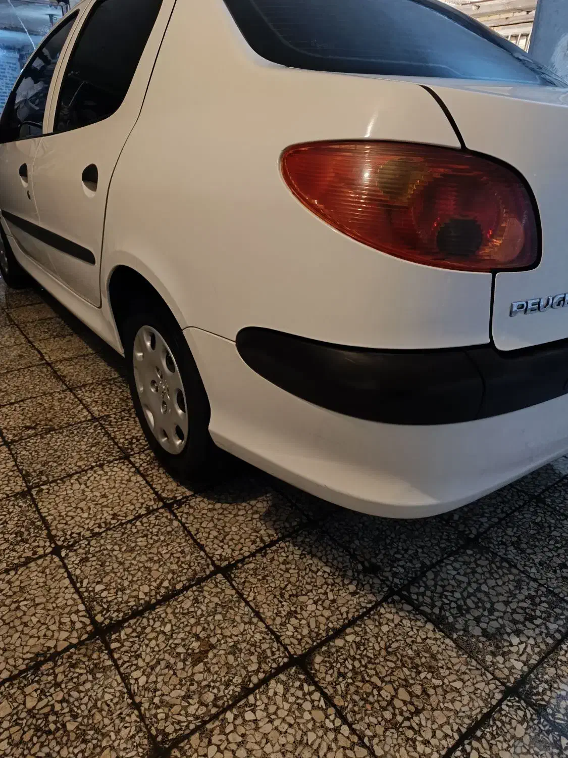 پژو ۲۰۶ صندوق دار v8 - 1393