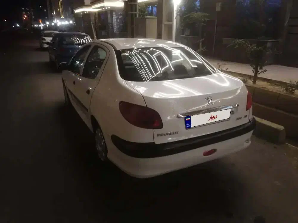 پژو ۲۰۶ صندوق دار v8 - 1396