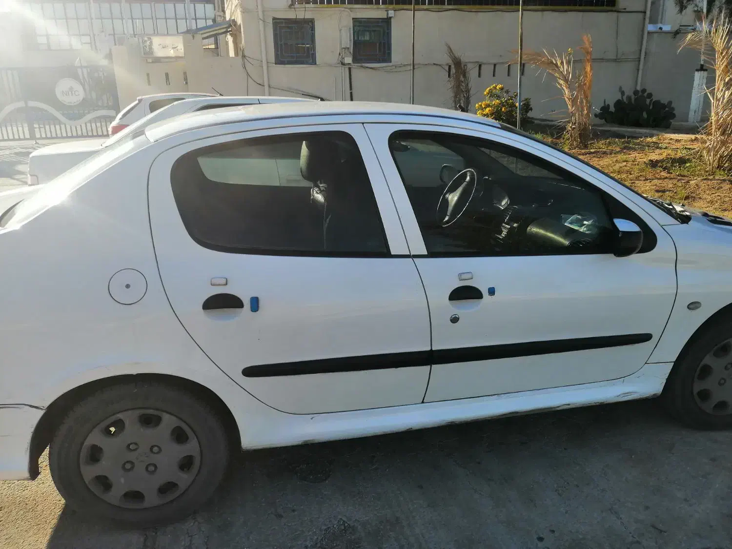پژو ۲۰۶ صندوق دار v8 - 1393