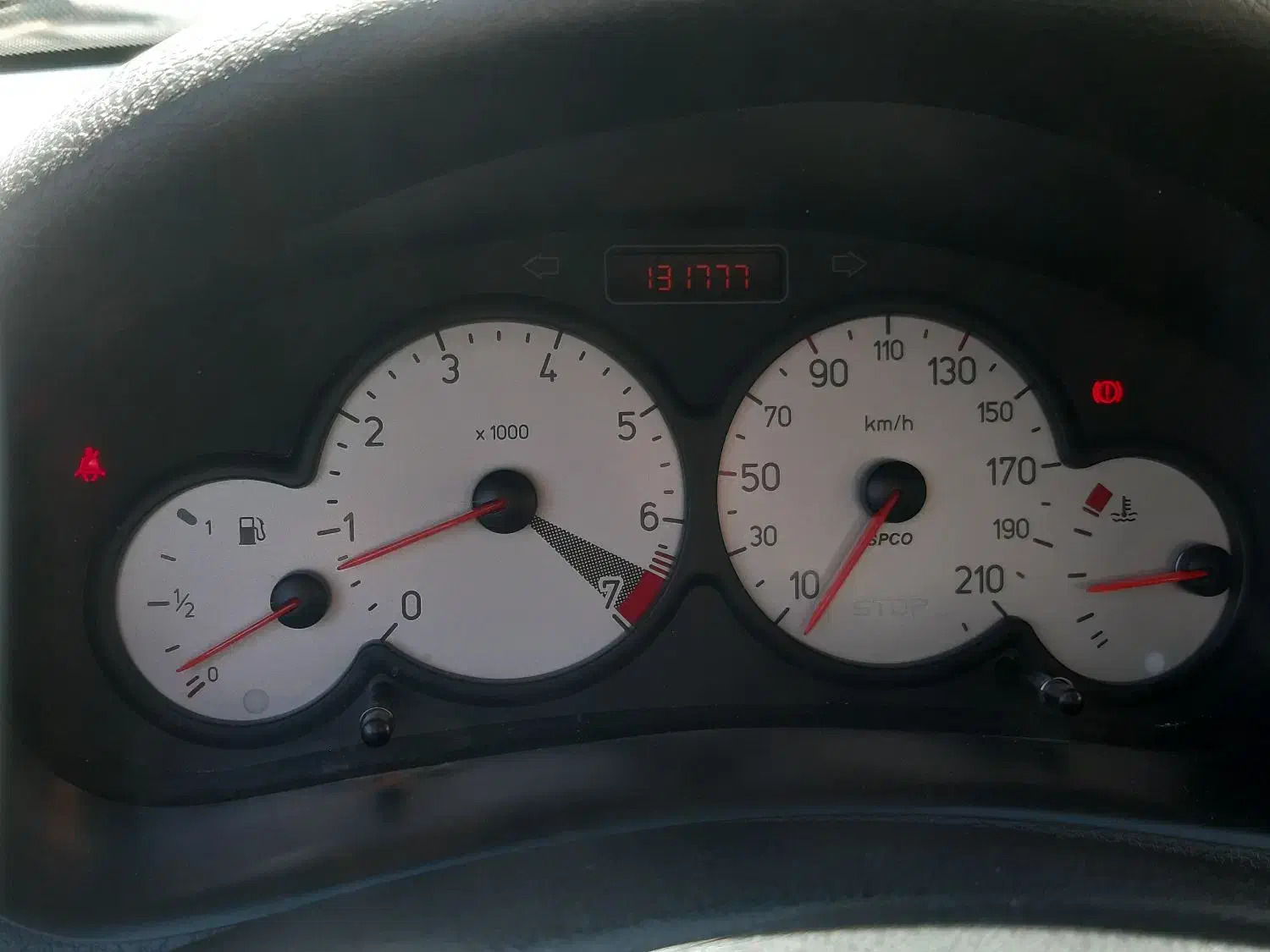 پژو ۲۰۶ صندوق دار v8 - 1399
