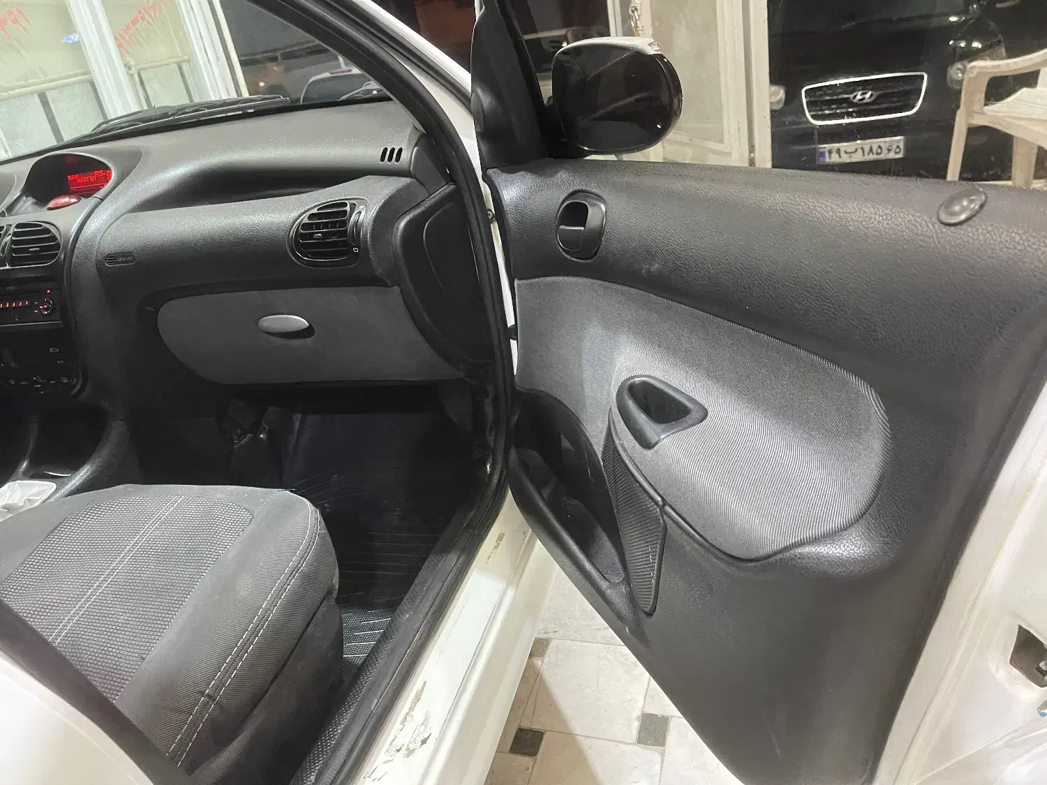 پژو ۲۰۶ صندوق دار v8 - 1395