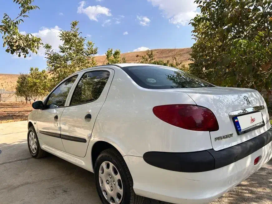 پژو ۲۰۶ صندوق دار v8 - 1398