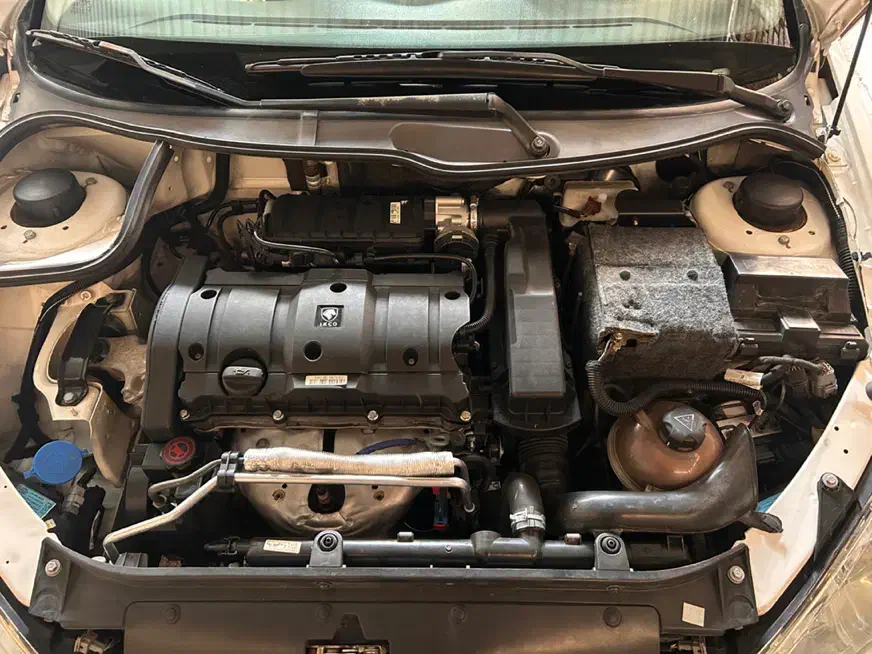 پژو ۲۰۶ صندوق دار v8 - 1398