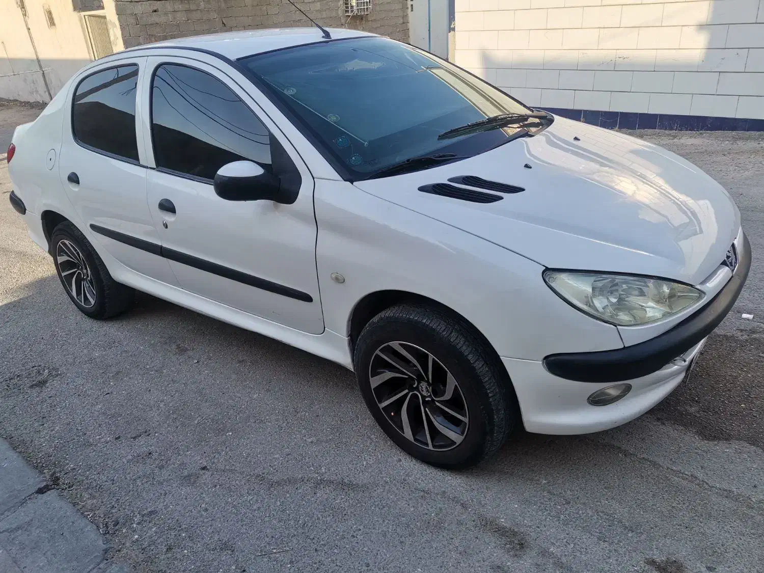 پژو ۲۰۶ صندوق دار v8 - 1390