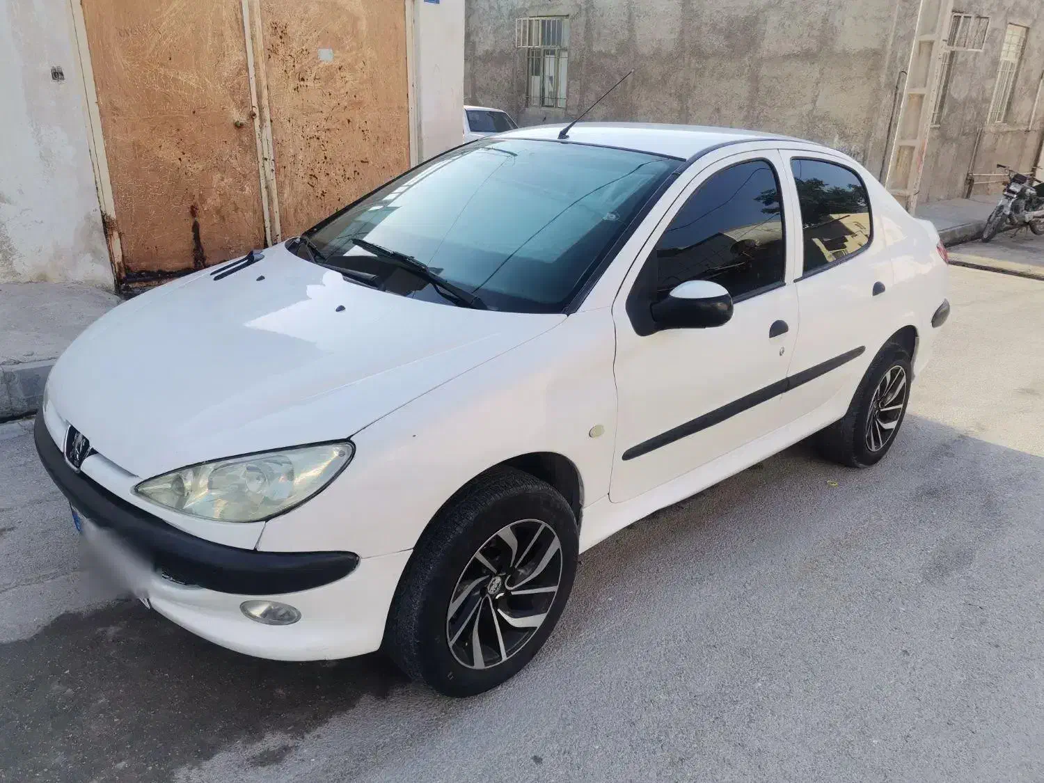 پژو ۲۰۶ صندوق دار v8 - 1390