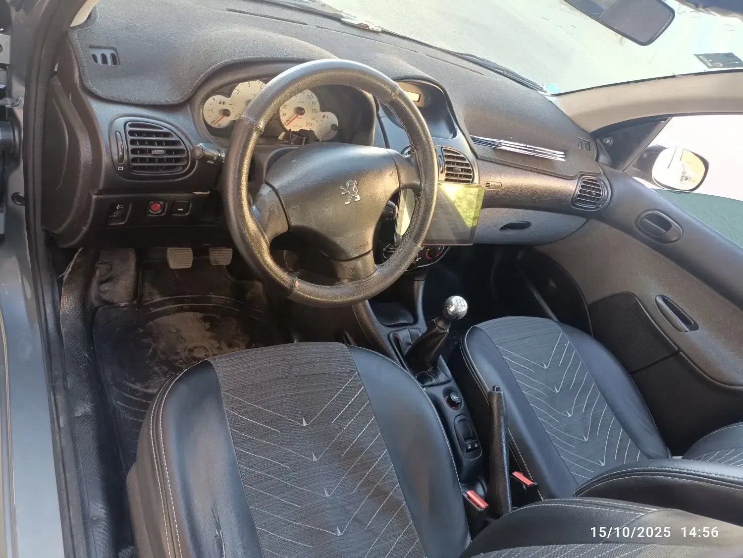 پژو ۲۰۶ صندوق دار v8 - 1391