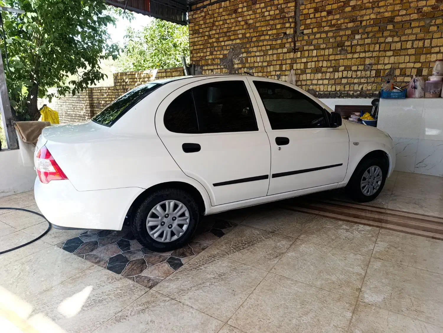 تیبا صندوق دار SX - 1400