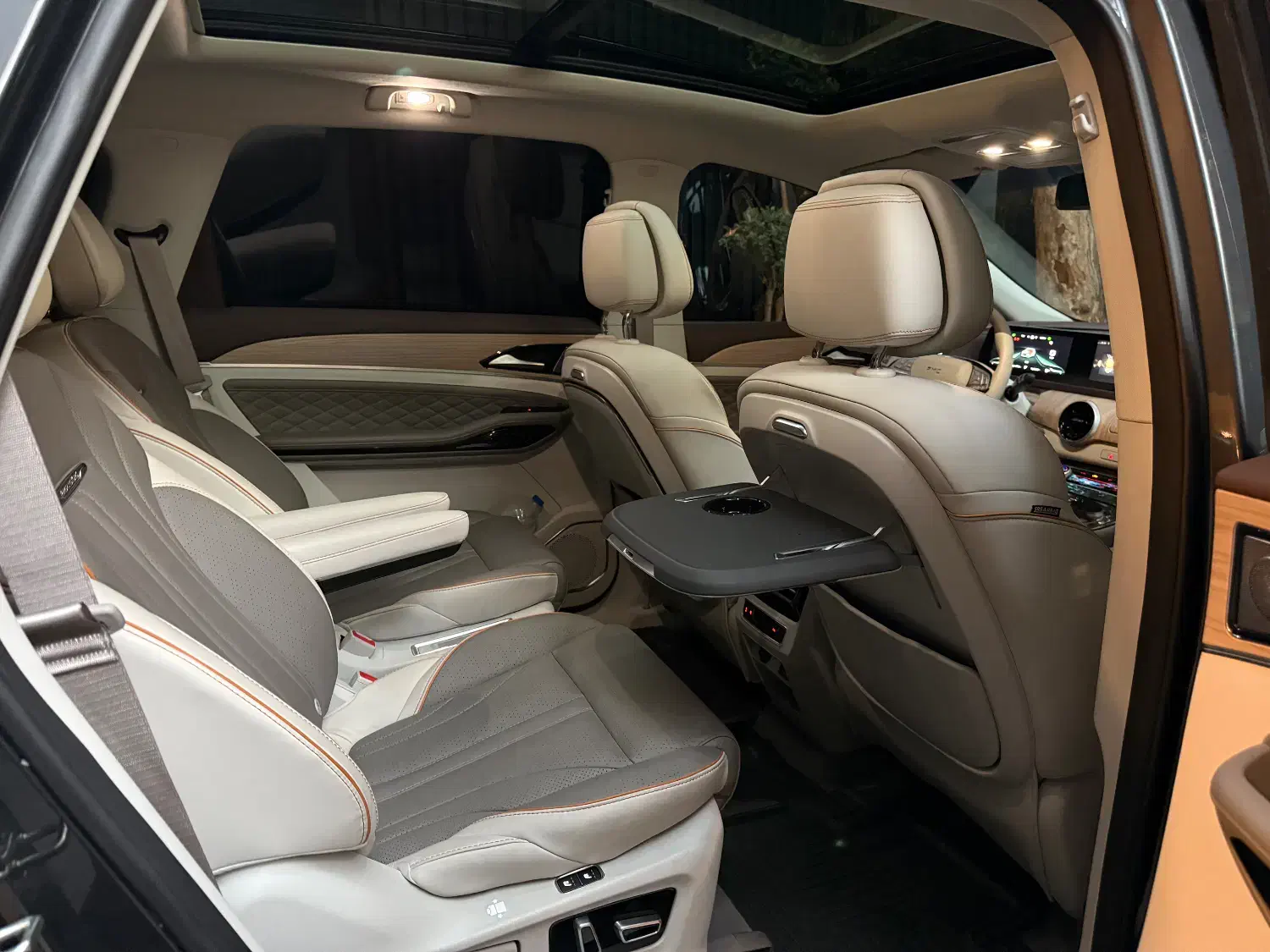 فردا سوبا M4 اتوماتیک - 1402