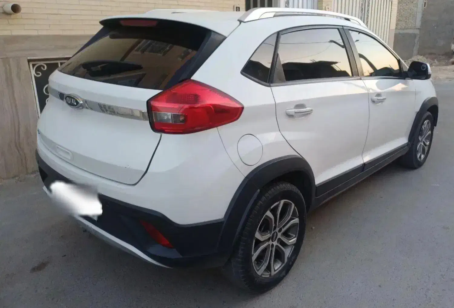 ام وی ام X22 دنده‌ای لاکچری - 1397