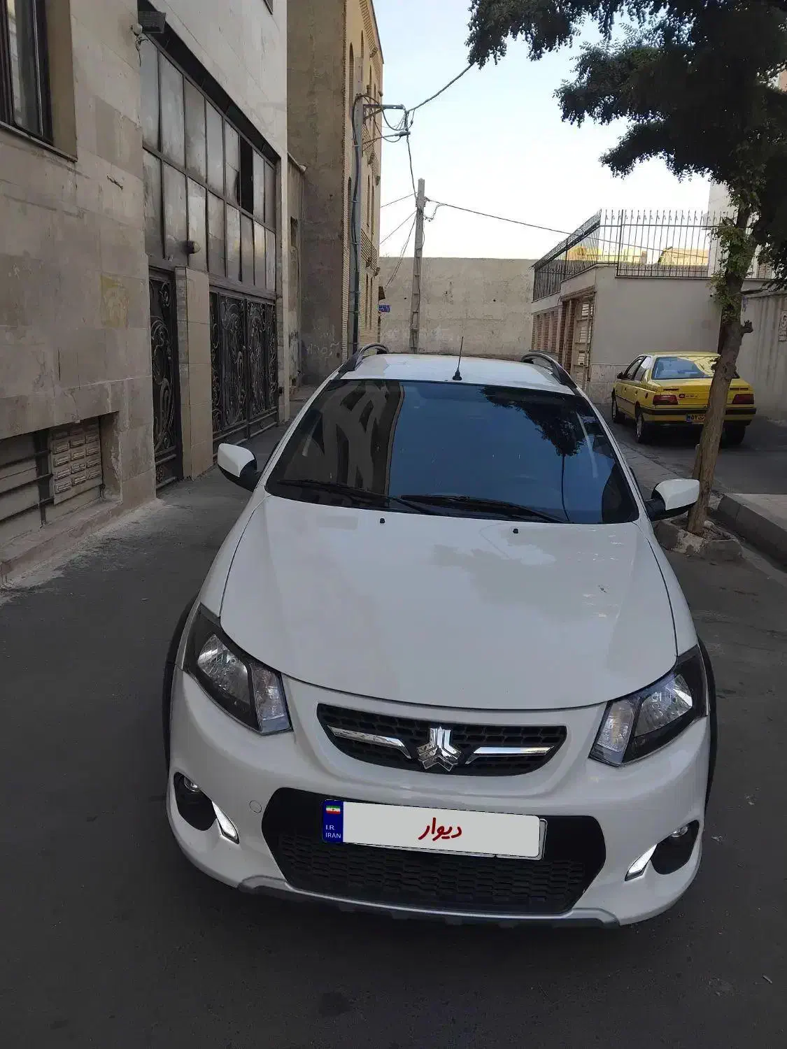 خودرو کوییک، معمولی آگهی ann_20802138