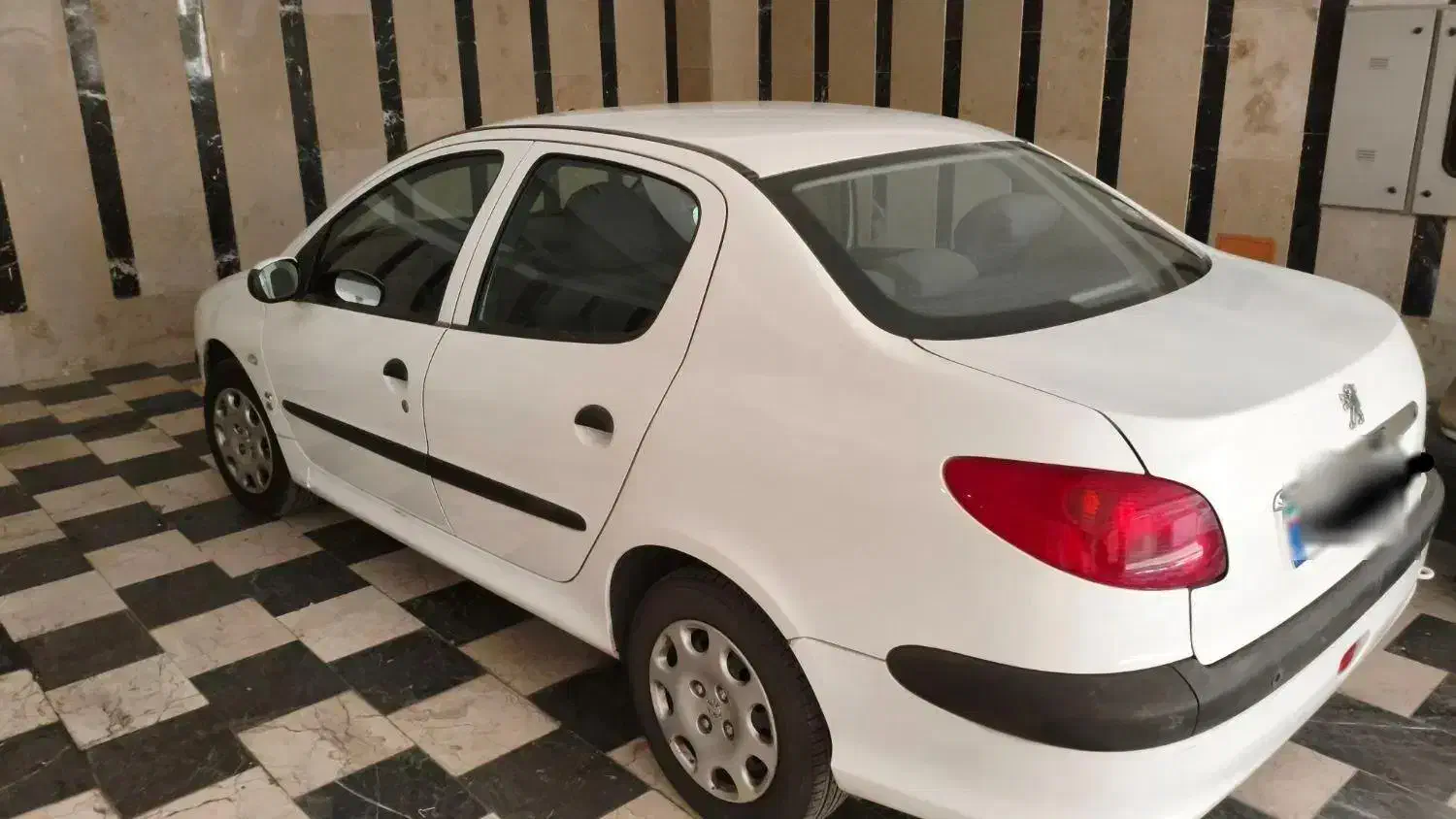 پژو ۲۰۶ صندوق دار v8 - 1396