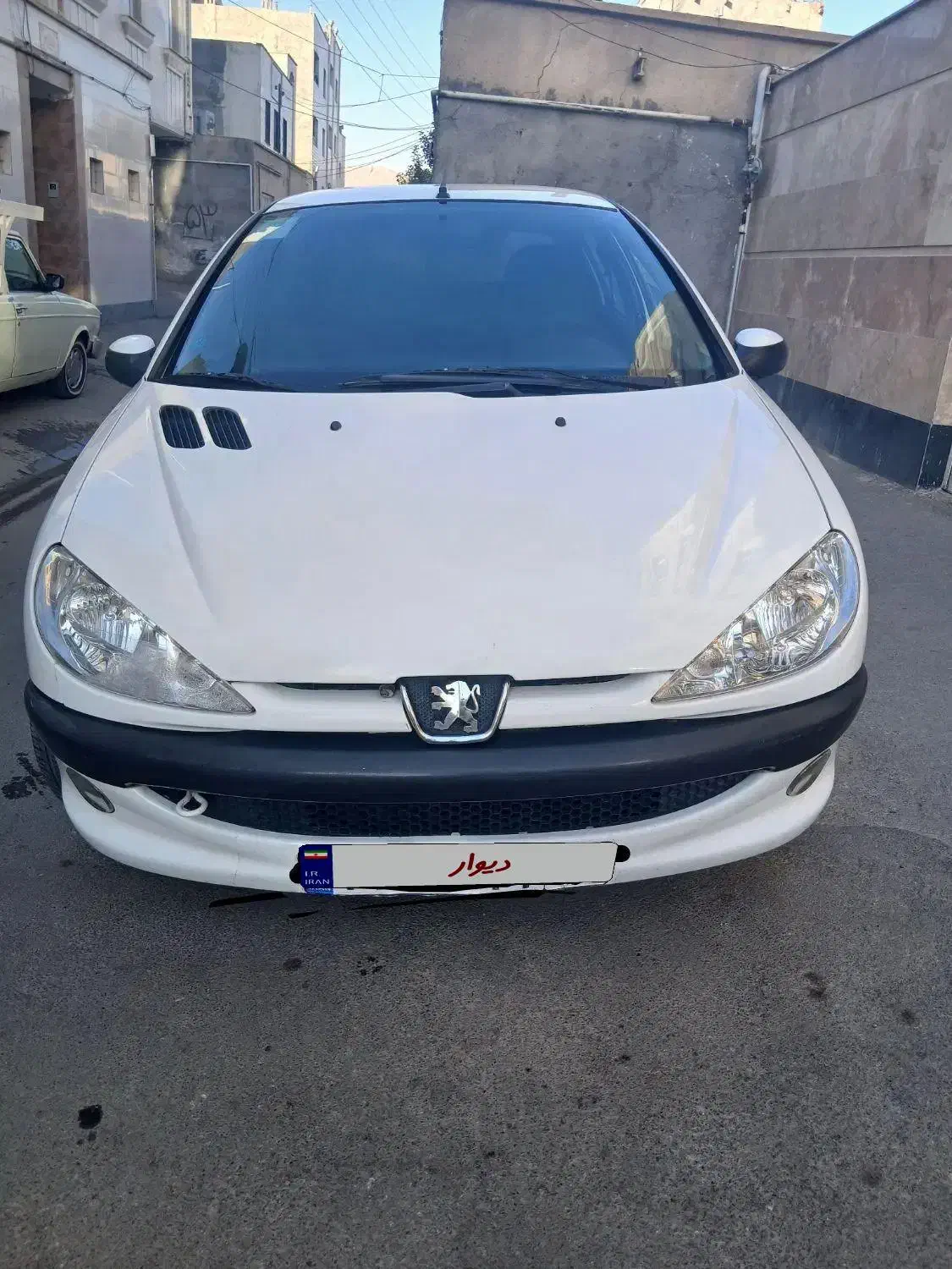 پژو ۲۰۶ صندوق دار v8 - 1395