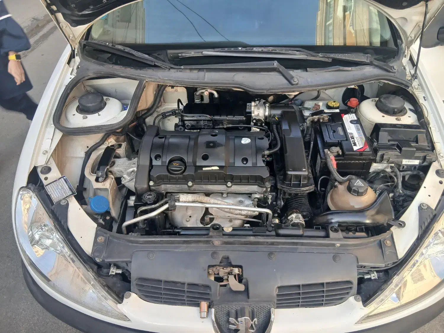 پژو ۲۰۶ صندوق دار v8 - 1395
