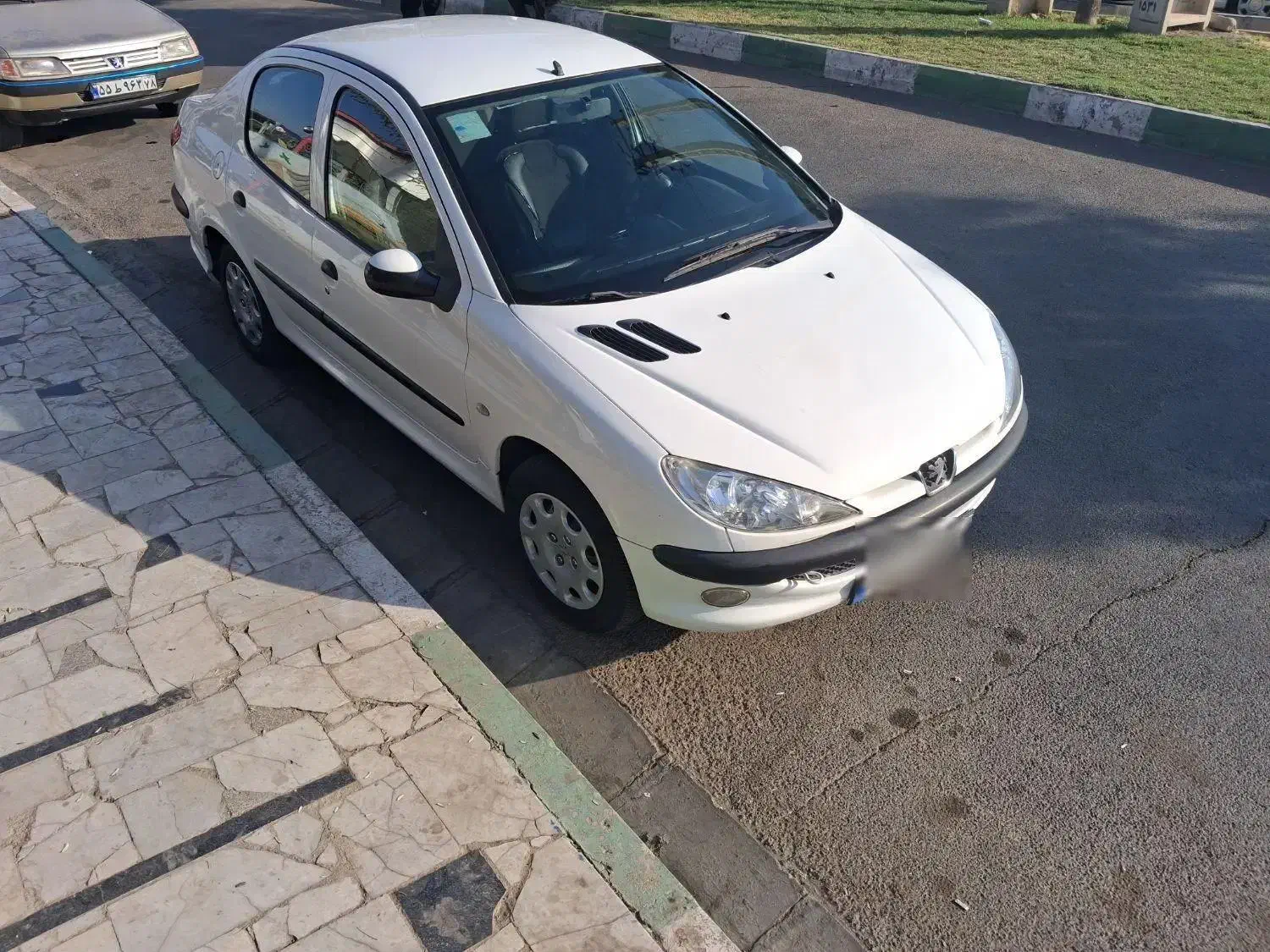 پژو ۲۰۶ صندوق دار v8 - 1398