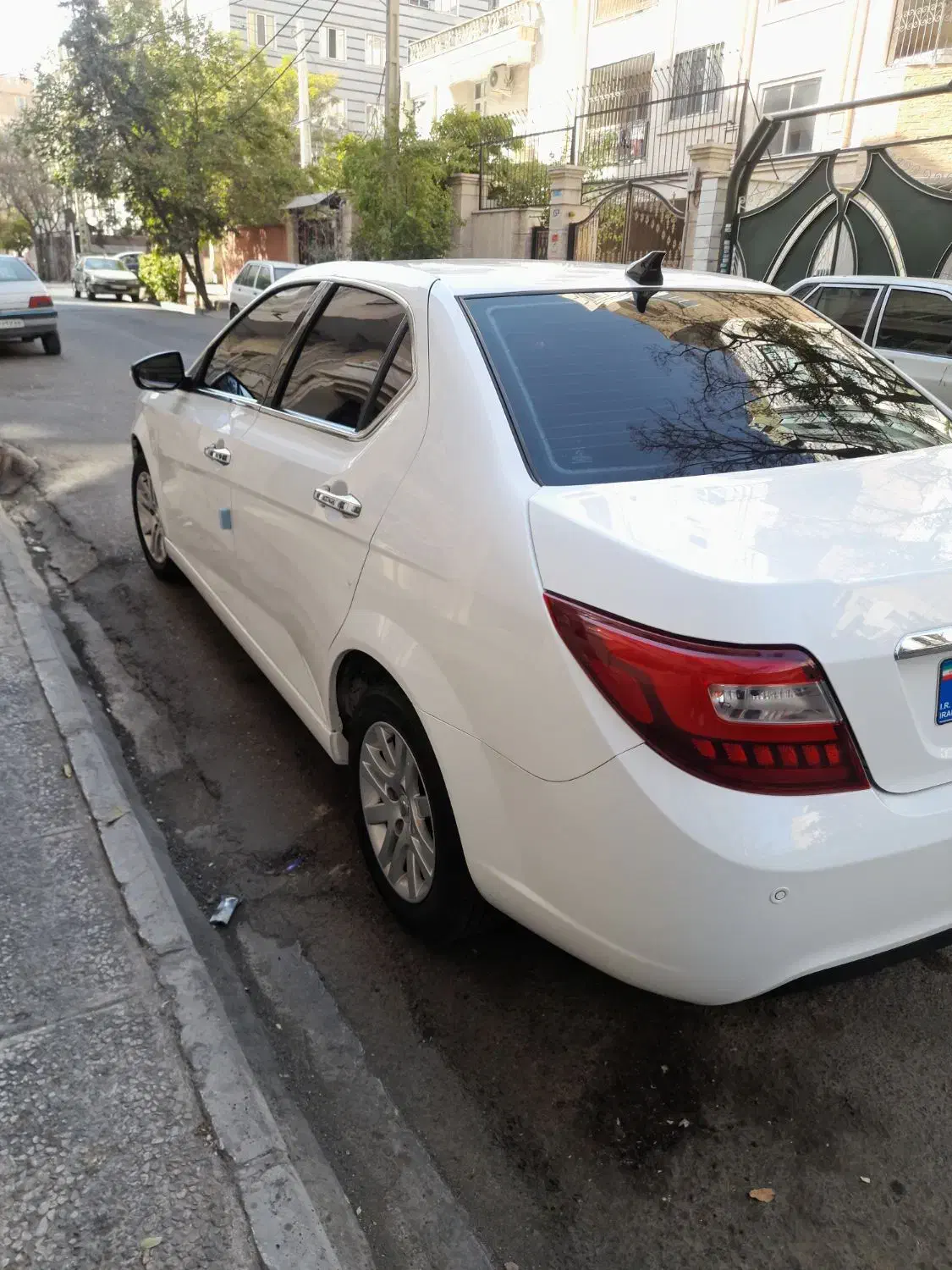 دنا پلاس تیپ ۲ سانروف ۴ ایربگ - 1399