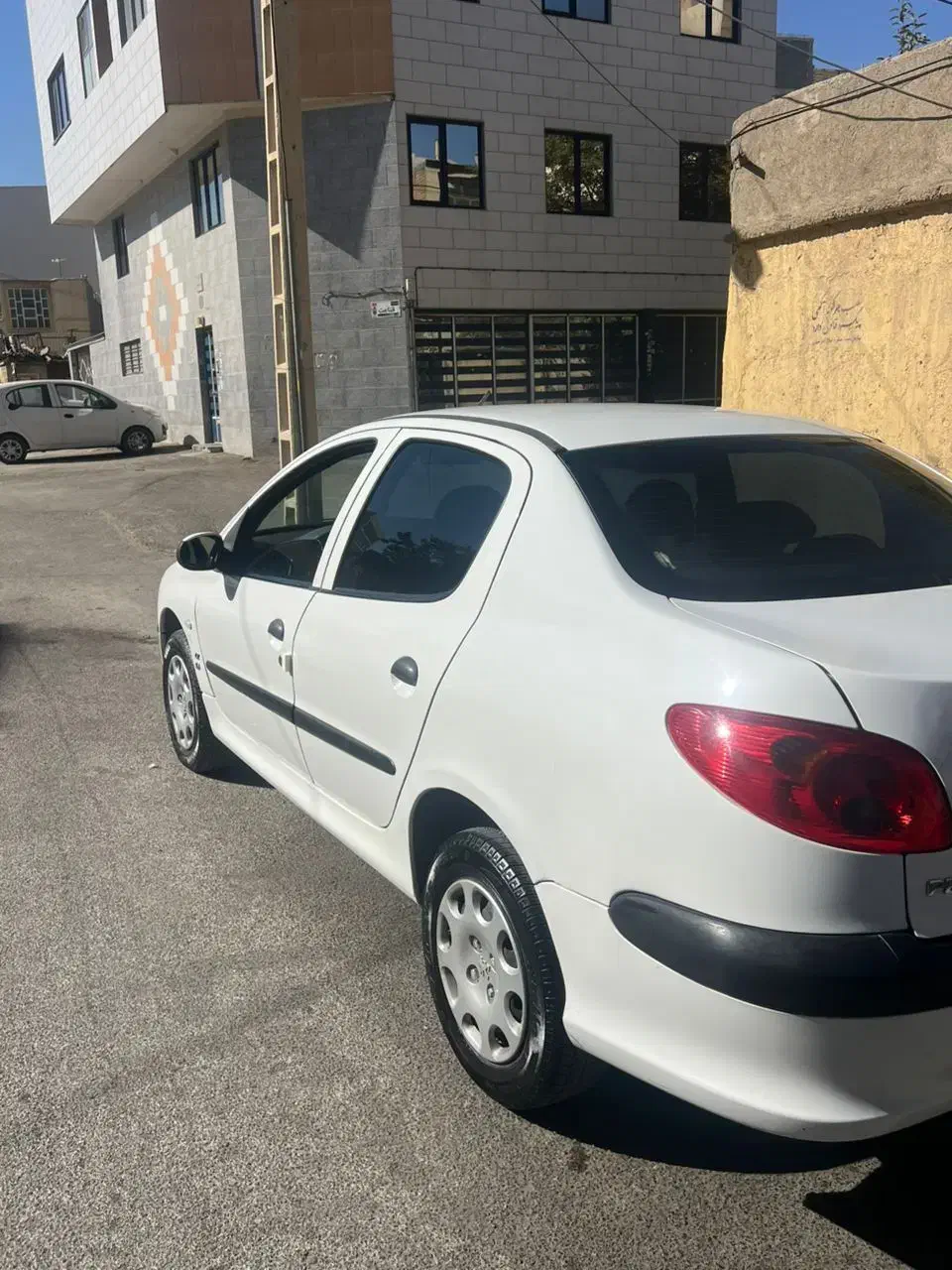 پژو ۲۰۶ صندوق دار v8 - 1395