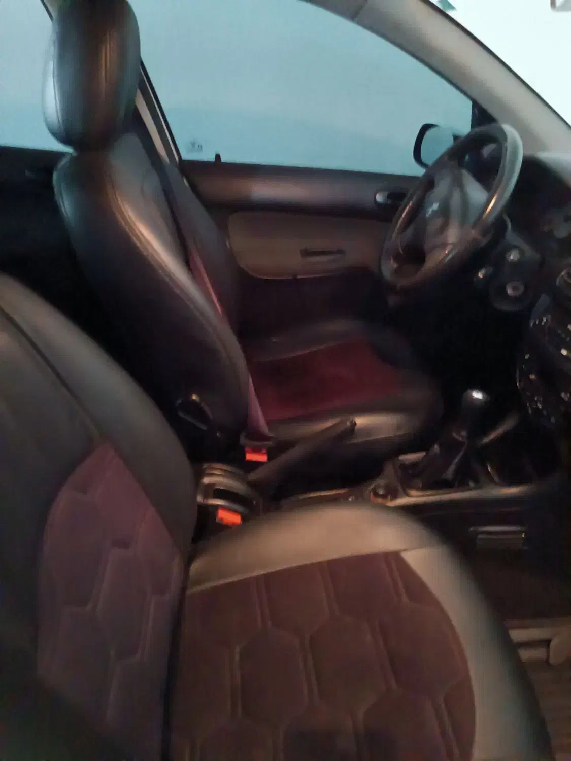 پژو ۲۰۶ صندوق دار v8 - 1399