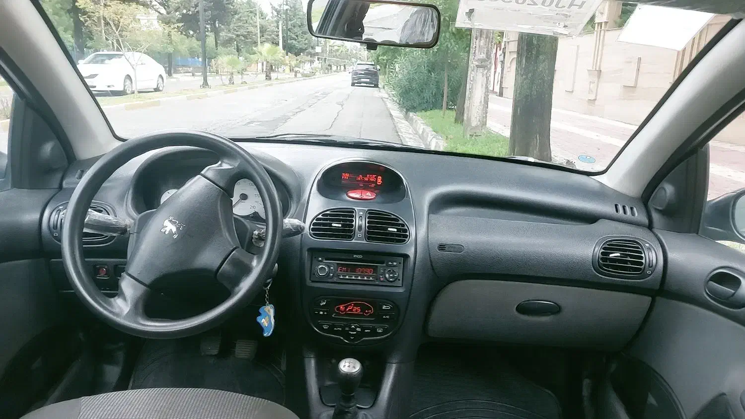 پژو ۲۰۶ صندوق دار v8 - 1396