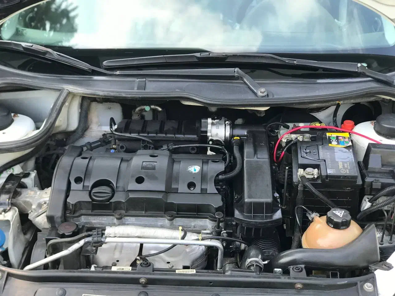 پژو ۲۰۶ صندوق دار v8 - 1393
