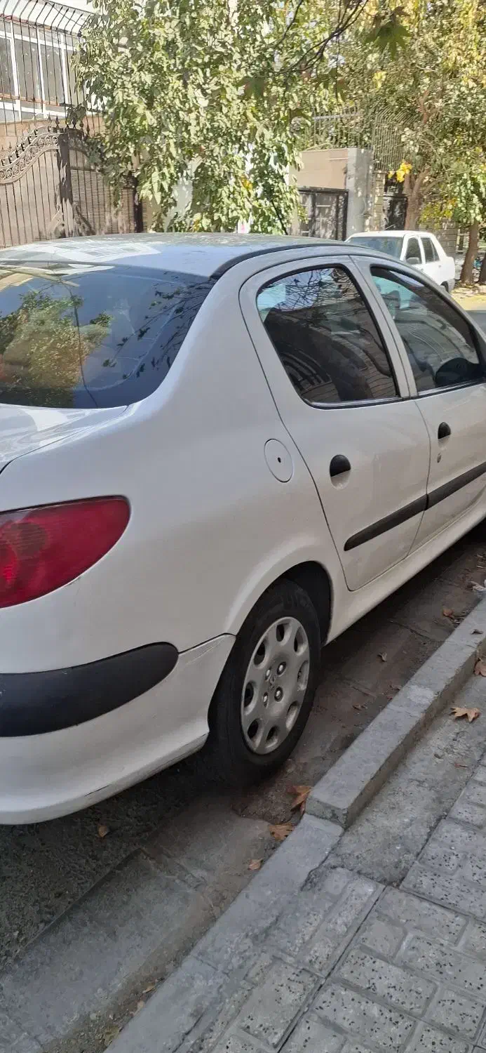 پژو ۲۰۶ صندوق دار v8 - 1394