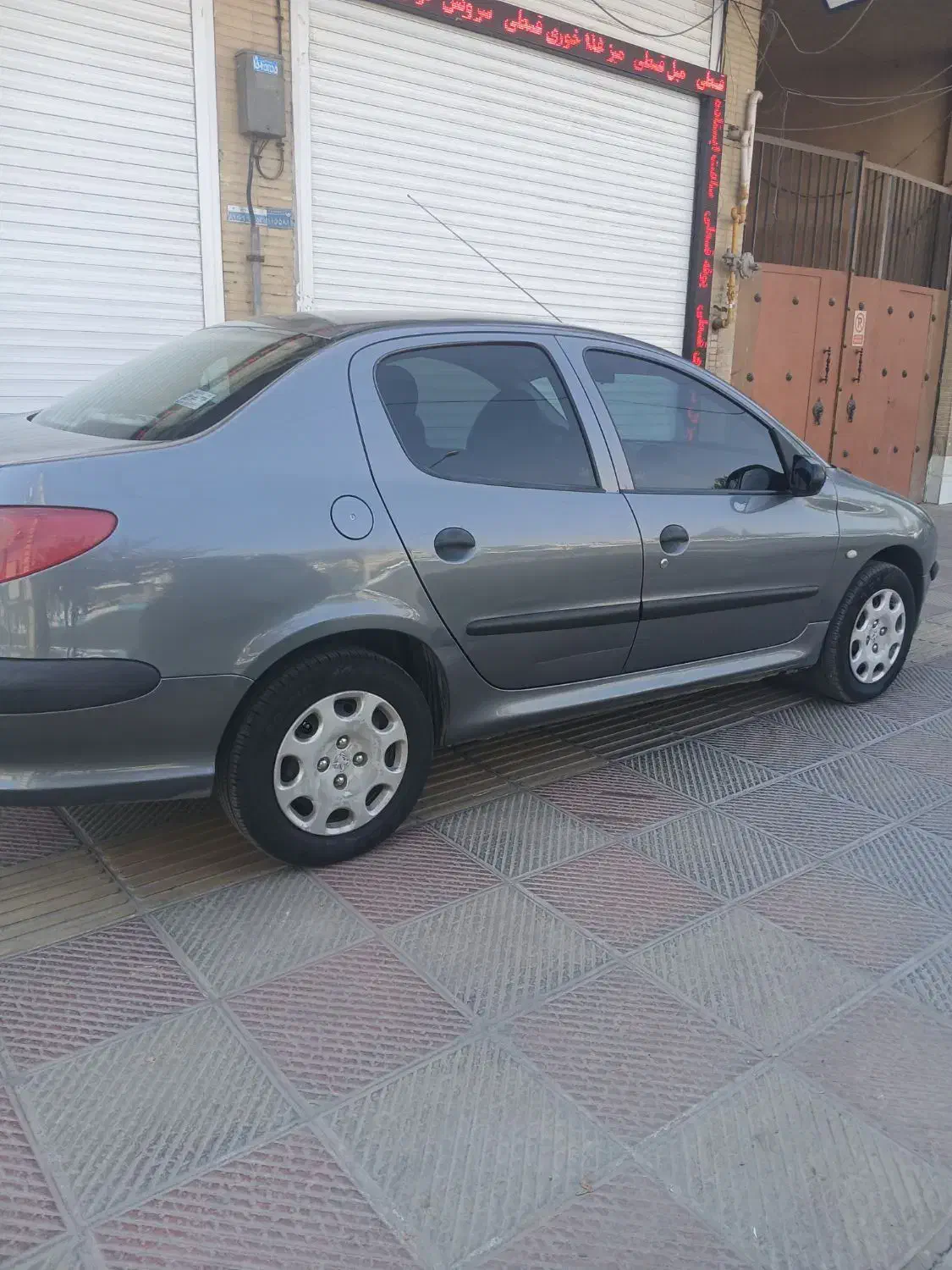 پژو ۲۰۶ صندوق دار v8 - 1394