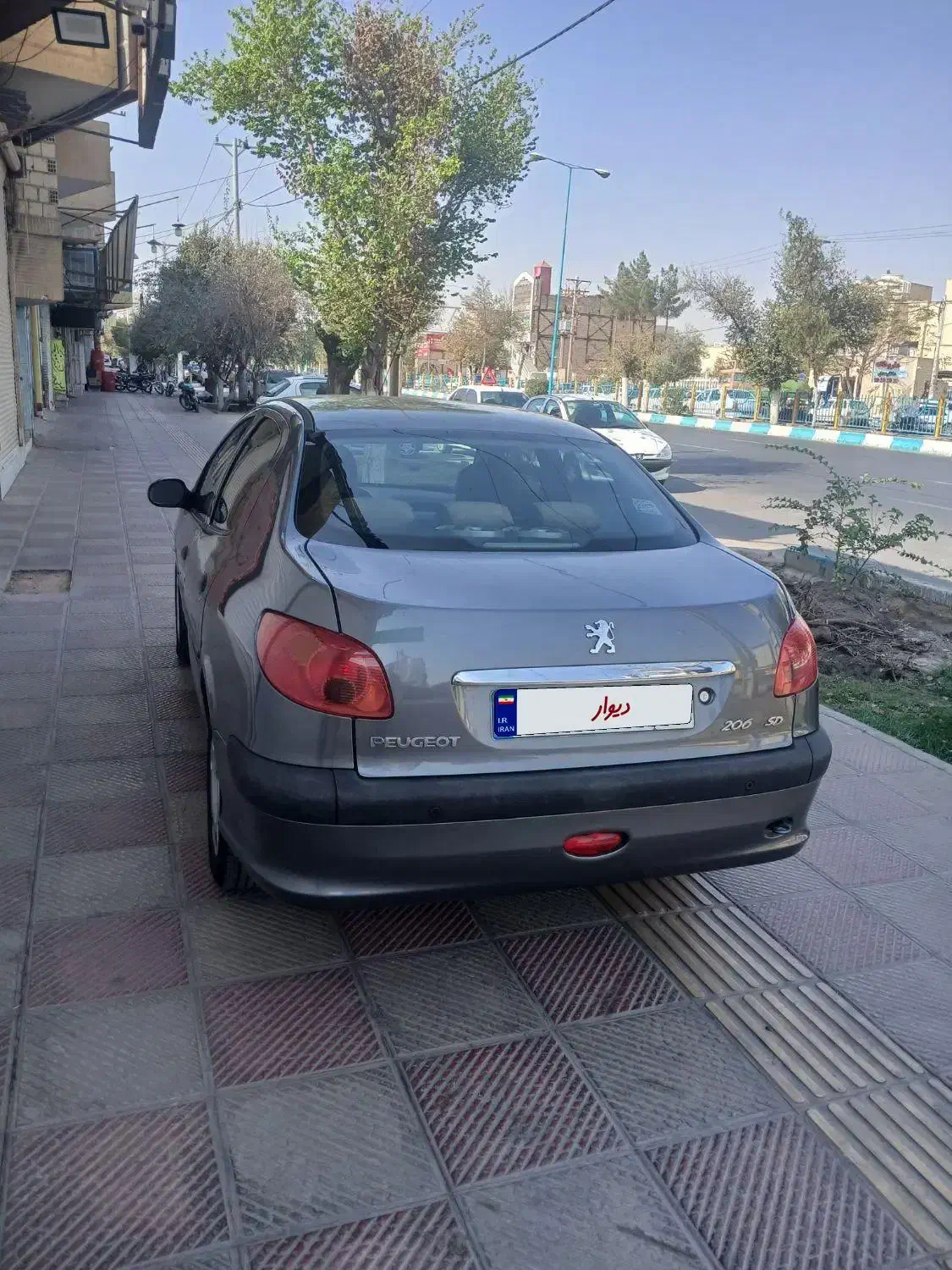 پژو ۲۰۶ صندوق دار v8 - 1394