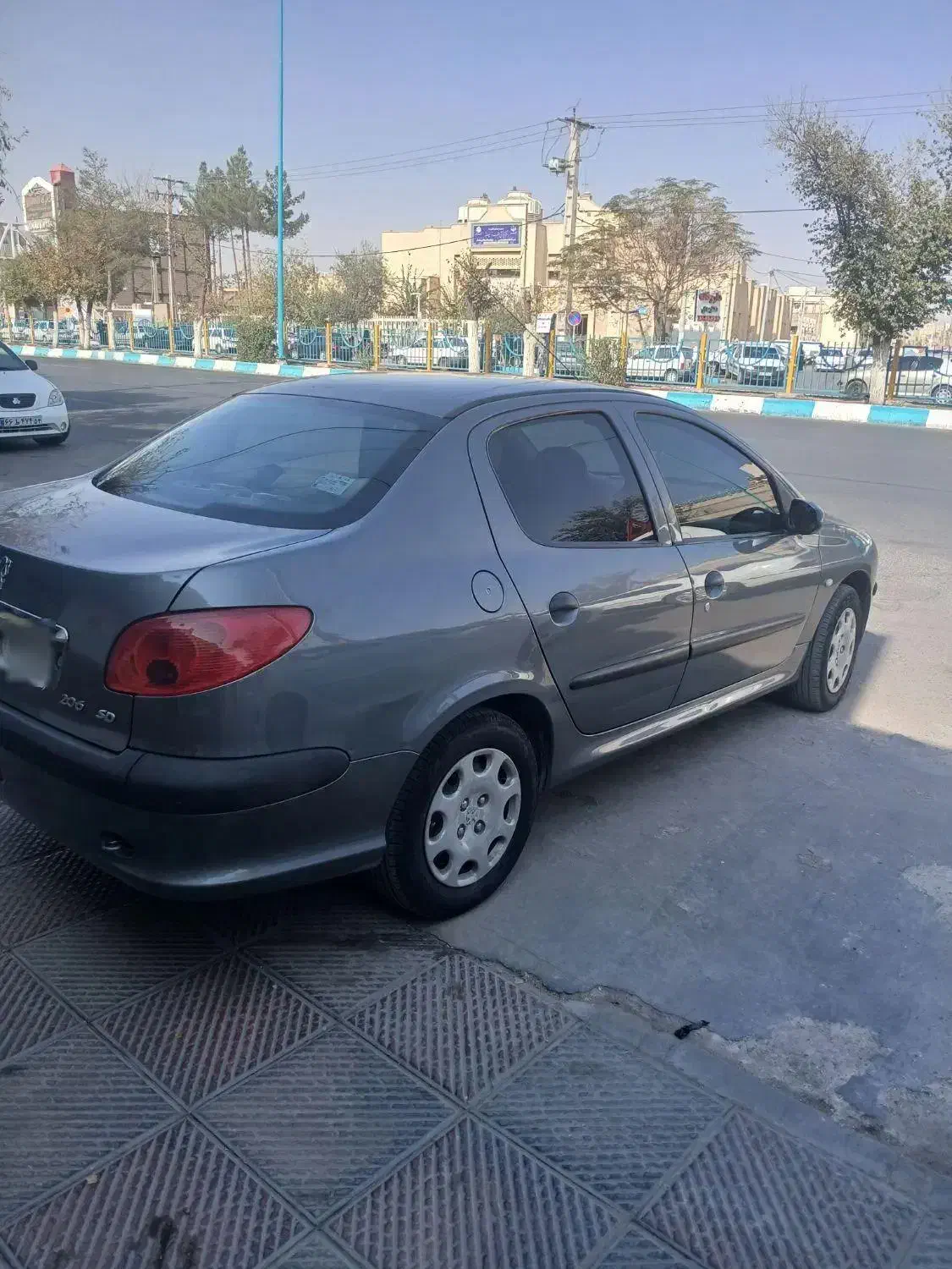 پژو ۲۰۶ صندوق دار v8 - 1394
