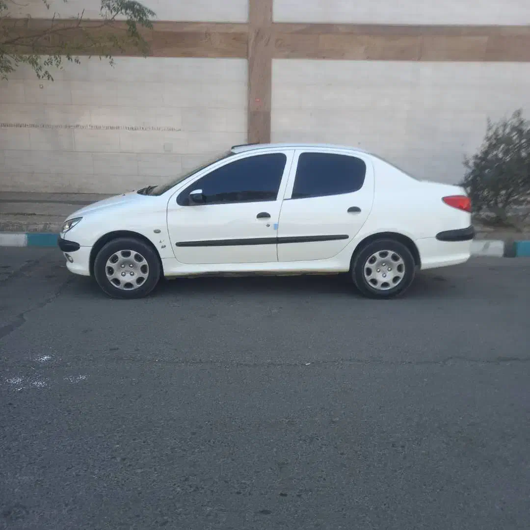 پژو ۲۰۶ صندوق دار v8 - 1396