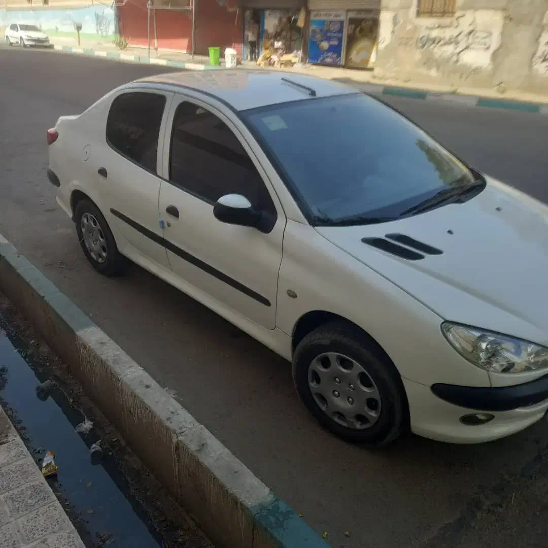 پژو ۲۰۶ صندوق دار v8 - 1396