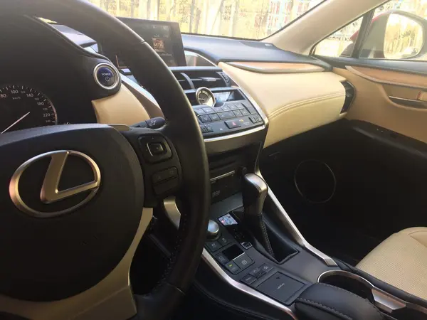 لکسوس NX هیبرید 300H - 2016