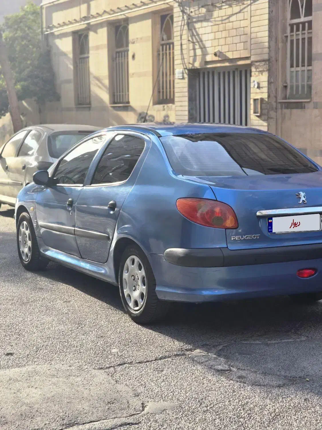 پژو ۲۰۶ صندوق دار v8 - 1393