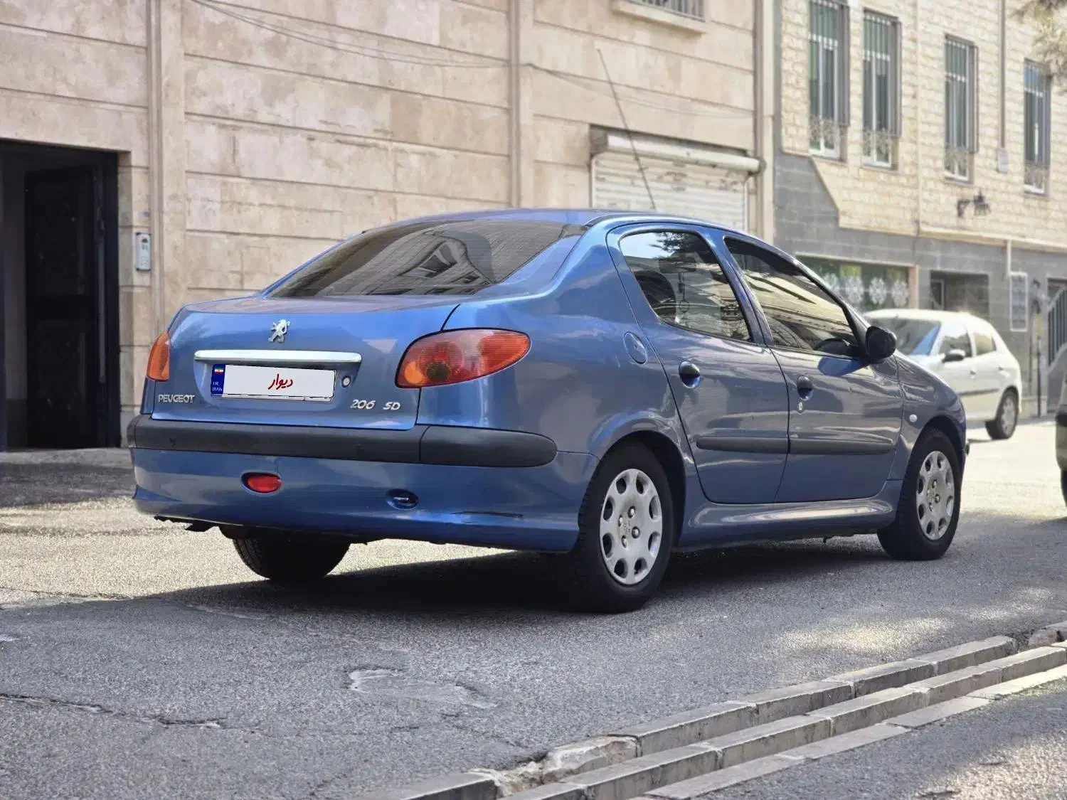 پژو ۲۰۶ صندوق دار v8 - 1393